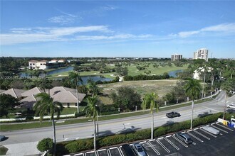 1500 Presidential Way, Unit 8010 in West Palm Beach, FL - Building Photo - Building Photo