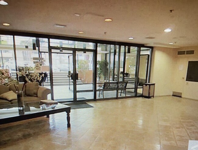 421 S La Fayette Park Pl, Unit 414 in Los Angeles, CA - Building Photo - Building Photo