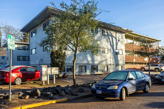 Selma Apartments in Eugene, OR - Building Photo - Building Photo