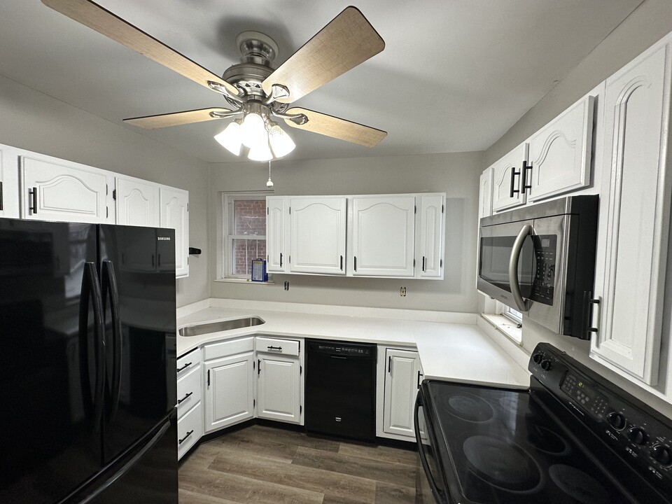 4958 Tholozan Ave, Unit 1F in St. Louis, MO - Foto de edificio