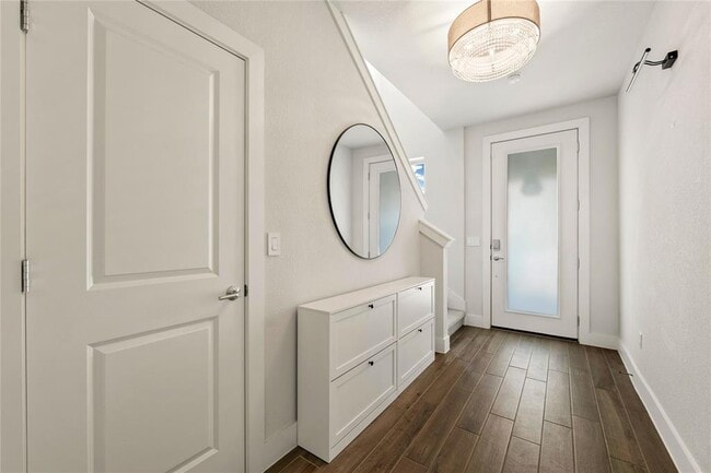 8609 Cottage Rose Dr in Austin, TX - Building Photo - Building Photo