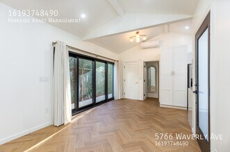 5766 Waverly Ave in San Diego, CA - Building Photo - Building Photo