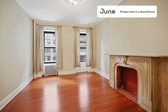 635 9th Ave in New York, NY - Building Photo - Building Photo