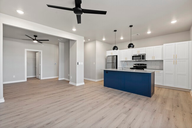 2215 Dave Ward Dr