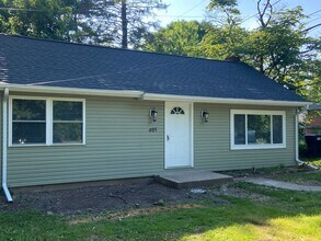 405 S Mckinley Ave-Unit -Unit 1 in Champaign, IL - Building Photo - Building Photo