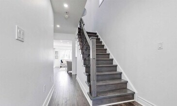 Beautifully Updated Executive End-Unit Tow in Bowmanville, ON - Building Photo - Building Photo