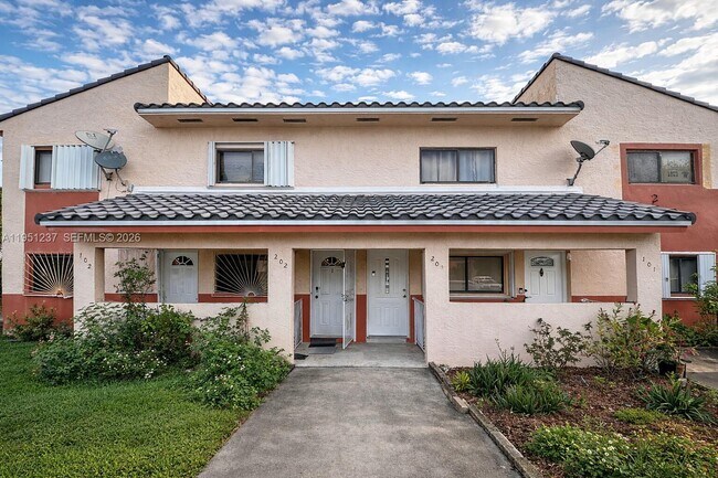 2871 W 76th St in Hialeah, FL - Building Photo - Building Photo