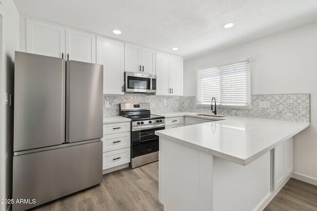 property at 6173 N Granite Reef Rd