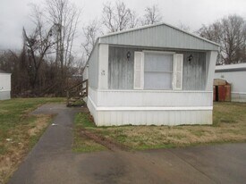 146 Zackary St in Oak Grove, KY - Building Photo