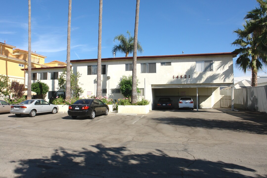 Margate Palms Apartments in Sherman Oaks, CA - Building Photo