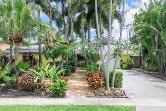 1728 NE 39th St in Oakland Park, FL - Building Photo - Building Photo