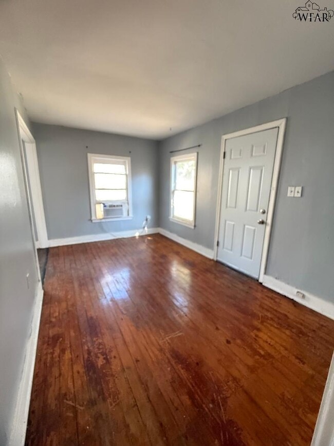 2102 Jones St in Wichita Falls, TX - Building Photo - Building Photo