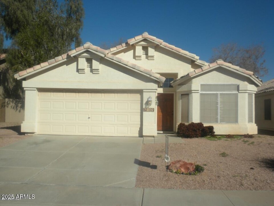 1570 W Ivanhoe Ct in Chandler, AZ - Building Photo