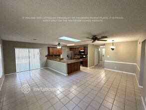 101 Greenwood Ct in Royal Palm Beach, FL - Building Photo - Building Photo