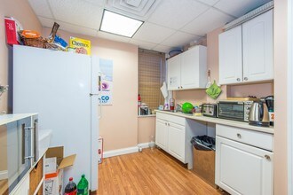 26 Orange Rd in Montclair, NJ - Foto de edificio - Building Photo