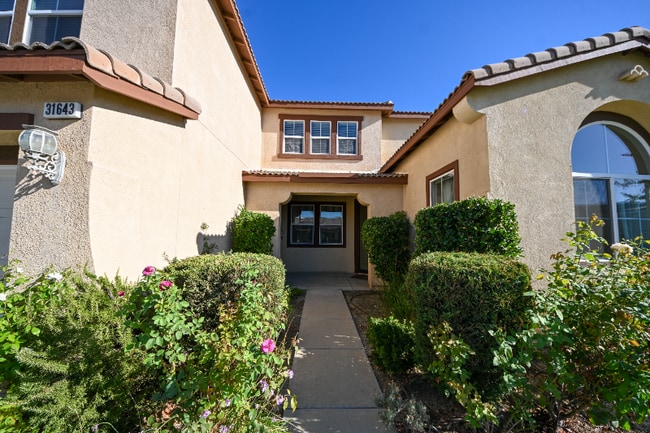 31643 Serrento Dr in Murrieta, CA - Building Photo - Building Photo