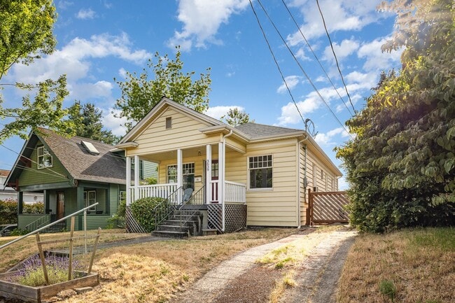 3639 Densmore Ave N in Seattle, WA - Building Photo - Building Photo