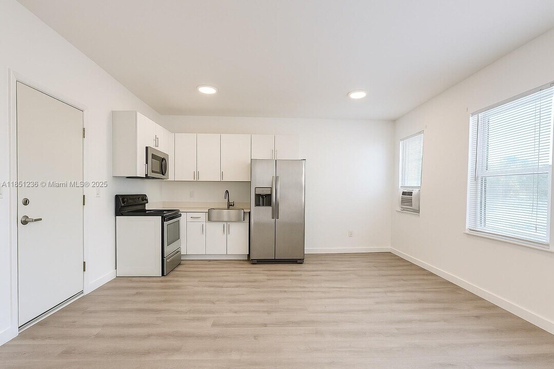 402 NW 12th Ave in Miami, FL - Building Photo