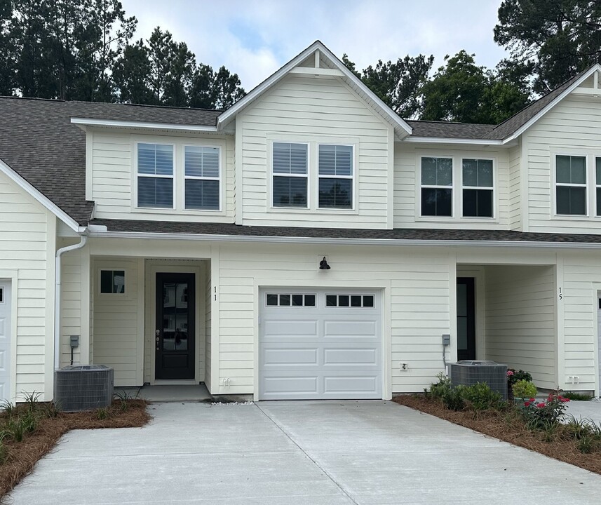 11 Marlowe Wy in Bluffton, SC - Building Photo