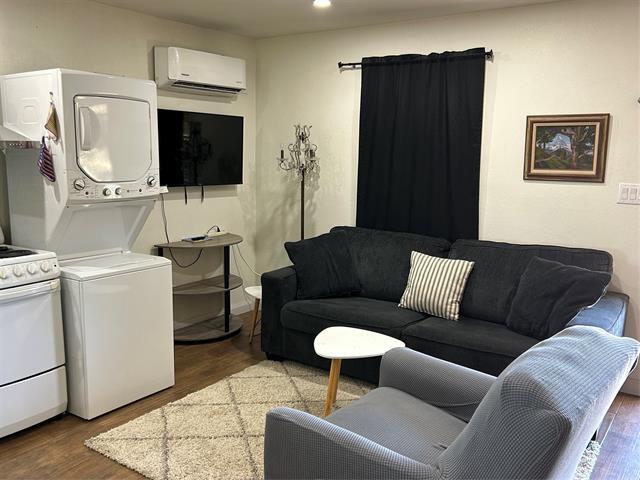 1943 Cr 321 in Glen Rose, TX - Building Photo - Building Photo