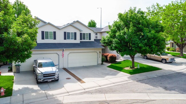 3049 S Ladera Pl in Boise, ID - Foto de edificio - Building Photo