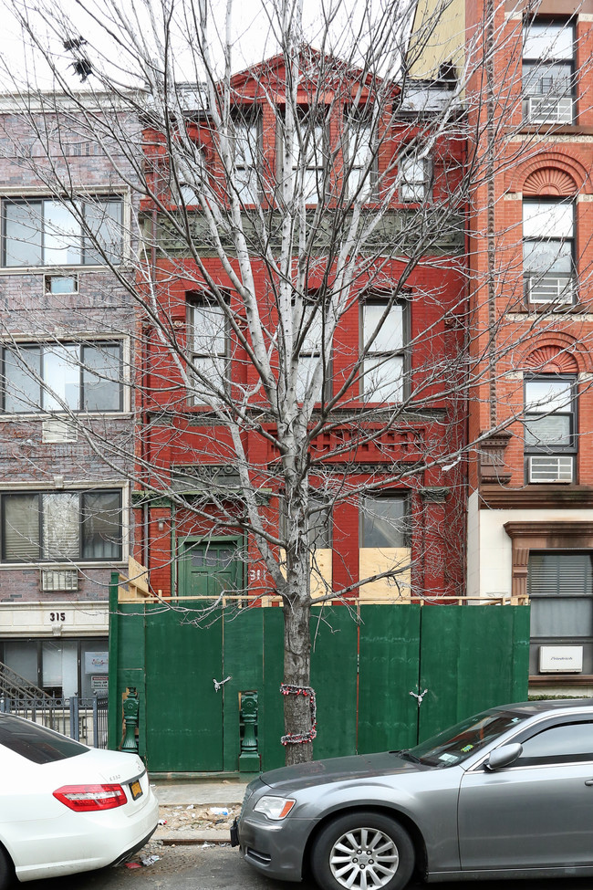 311 W 126th St in New York, NY - Building Photo - Building Photo