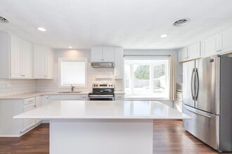 1105 Golfview Dr in Blacksburg, VA - Building Photo - Building Photo
