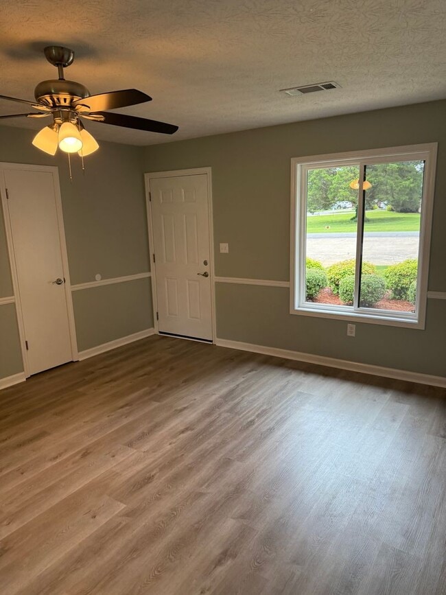 67 Evergreen Ln in Cedartown, GA - Building Photo - Building Photo