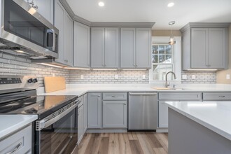 115 Great Pne Cir-Unit -B in Farmington, NH - Building Photo - Building Photo