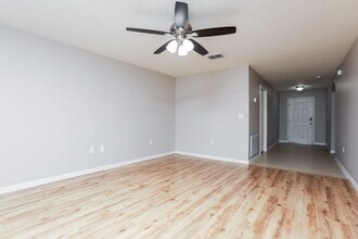 4465 Caicos Dr in Tavares, FL - Building Photo - Building Photo