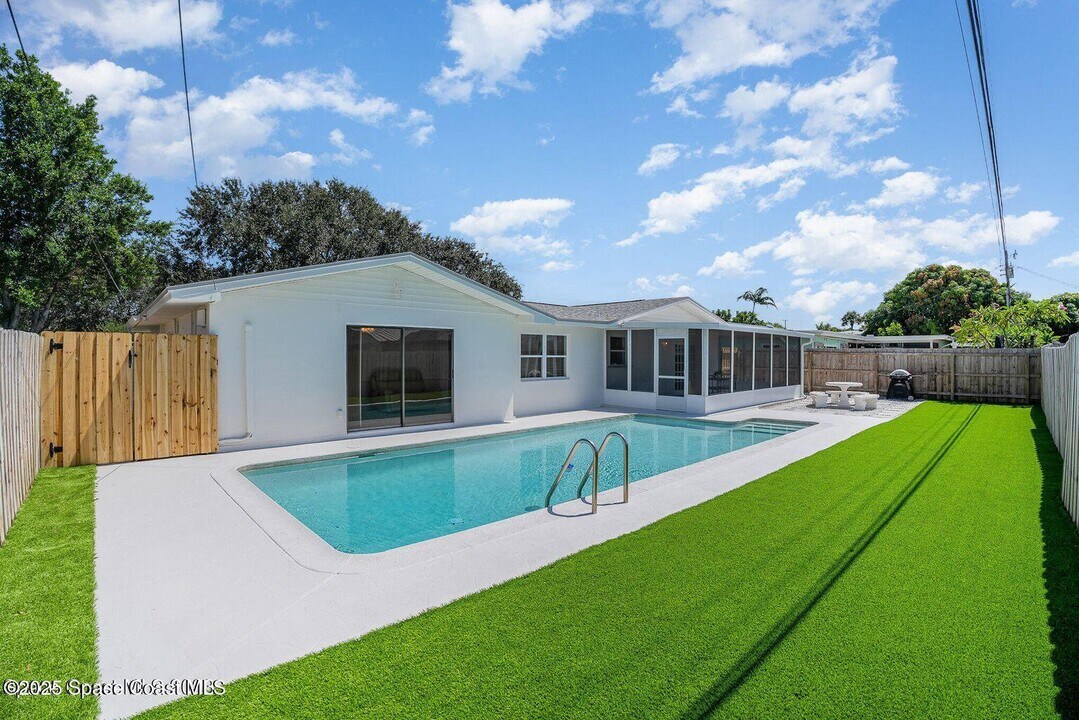 345 Park Ave in Satellite Beach, FL - Building Photo