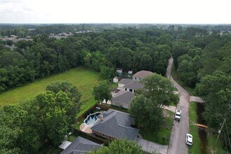 810 Springwood Dr in Conroe, TX - Building Photo - Building Photo