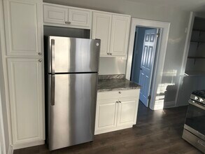 13 Wilfred St, Unit 1 in Montclair, NJ - Foto de edificio - Building Photo