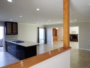 1455 Transite Ave in San Diego, CA - Foto de edificio - Building Photo