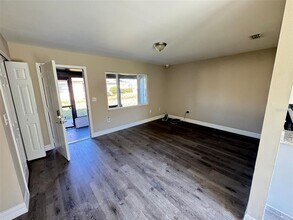 504 Blackbird Ln in Poinciana, FL - Building Photo - Building Photo