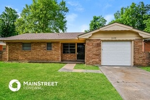 1628 Avondale Dr in Norman, OK - Building Photo