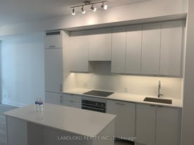 36 Elm Dr W in Mississauga, ON - Building Photo