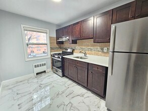 353 S Center St, Unit B in Orange, NJ - Foto de edificio - Building Photo