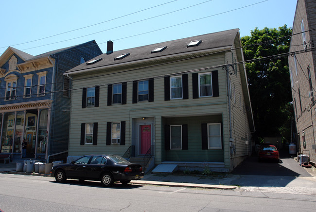 308 Front St in Belvidere, NJ - Foto de edificio - Building Photo