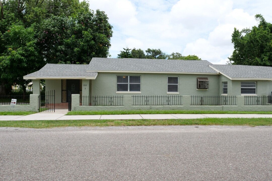 2431 S Brown Ave in Orlando, FL - Building Photo