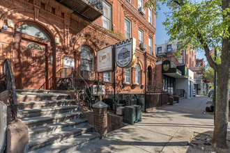 163 Rodney St in Brooklyn, NY - Foto de edificio - Building Photo