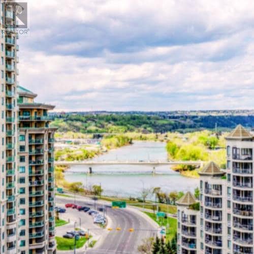 property at 1088-1086 6 Ave SW