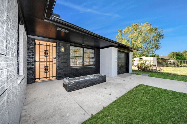 5606 Elmlawn Dr in Houston, TX - Building Photo - Building Photo