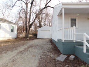 1504 Edgemoor Dr in El Dorado, KS - Building Photo - Building Photo