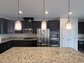 5613 Freewill Ln in Virginia Beach, VA - Building Photo - Building Photo