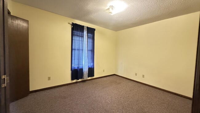 1356 S Post Oak Rd in Sulphur, LA - Building Photo - Building Photo