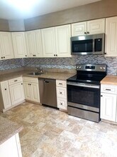 503 Seminole Gdns in Ambler, PA - Building Photo - Building Photo