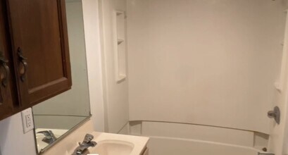 412 1st Ave in Eau Claire, WI - Foto de edificio - Building Photo