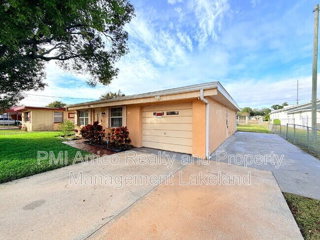 2265 3rd St NE in Winter Haven, FL - Building Photo - Building Photo