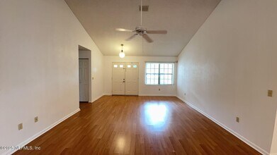 18 Warren Pl in Palm Coast, FL - Building Photo - Building Photo